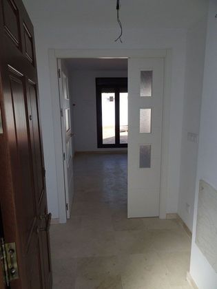 Foto 1 de Venta de piso en Marchena de 2 habitaciones con terraza y ascensor