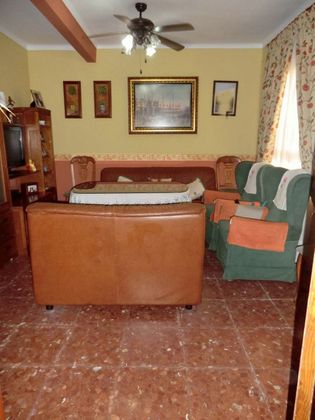 Foto 1 de Venta de chalet en Marchena de 4 habitaciones con terraza