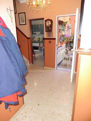 Foto 2 de Venta de casa en Marchena de 4 habitaciones con aire acondicionado