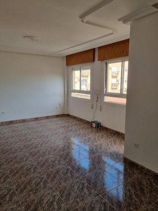 Foto 1 de Pis en venda a calle Alberto Jiménez Becerril de 4 habitacions amb terrassa