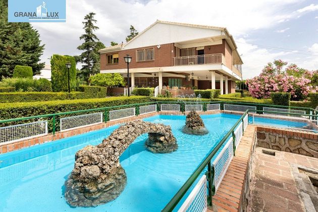 Foto 1 de Casa adossada en venda a Santa Fe de 10 habitacions amb terrassa i piscina