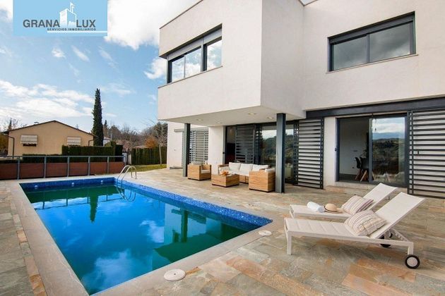 Foto 1 de Chalet en venta en Huétor de Santillán de 4 habitaciones con terraza y piscina