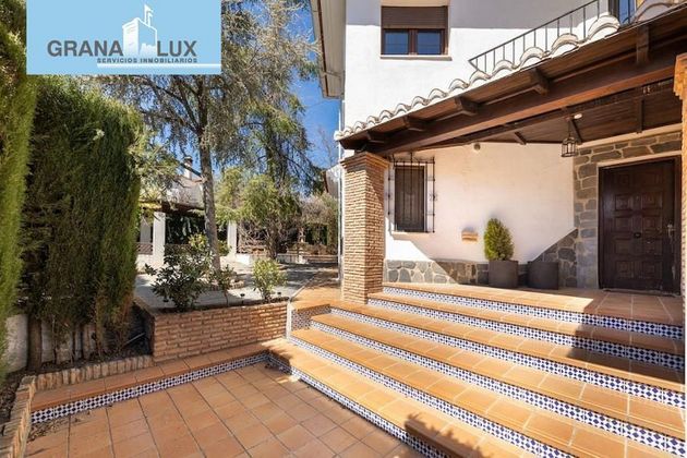 Foto 2 de Chalet en venta en Albolote de 5 habitaciones con terraza y piscina