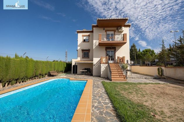 Foto 1 de Xalet en venda a Atarfe de 7 habitacions amb terrassa i piscina
