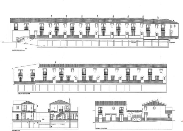 Foto 1 de Venta de casa adosada en calle Hinojos de 4 habitaciones con terraza y garaje