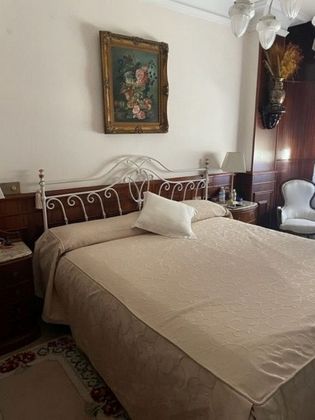 Foto 1 de Pis en lloguer a Melilla de 6 habitacions amb mobles i aire acondicionat