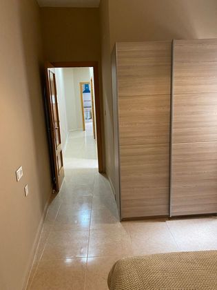 Foto 2 de Piso en alquiler en calle Ibáñez Marín de 3 habitaciones con muebles y aire acondicionado