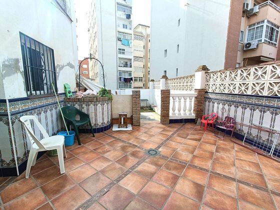 Foto 2 de Casa adossada en venda a El Candado - El Palo de 3 habitacions amb terrassa i aire acondicionat