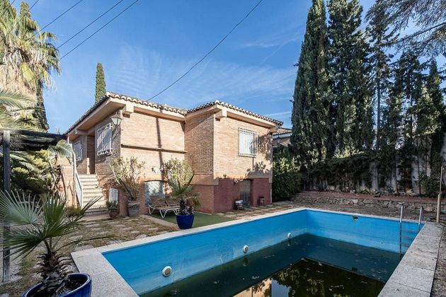 Foto 2 de Venta de chalet en Gójar de 5 habitaciones con piscina y jardín