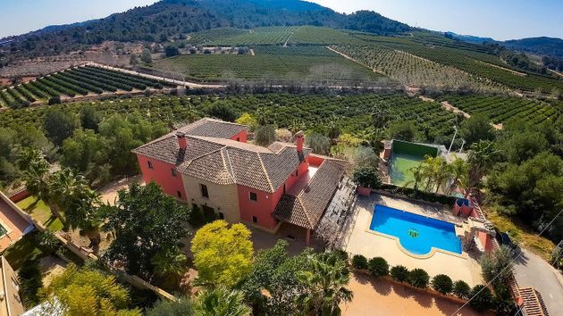 Foto 2 de Chalet en venta en Riba-roja de Túria de 6 habitaciones con terraza y piscina