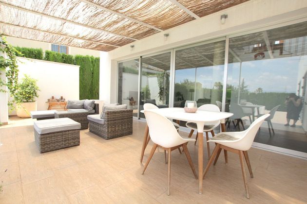 Foto 1 de Chalet en venta en San Antonio de Benagéber de 5 habitaciones con terraza y piscina