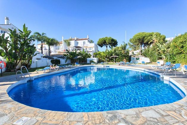 Foto 1 de Estudi en venda a Paraíso - Atalaya- Benamara amb terrassa i piscina