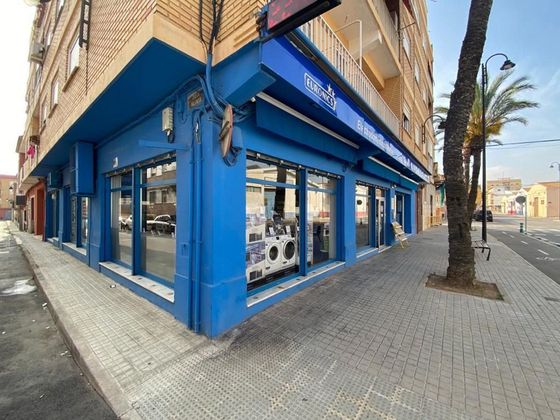 Foto 2 de Local en venda a calle Juan Ramón Jimenez de 290 m²