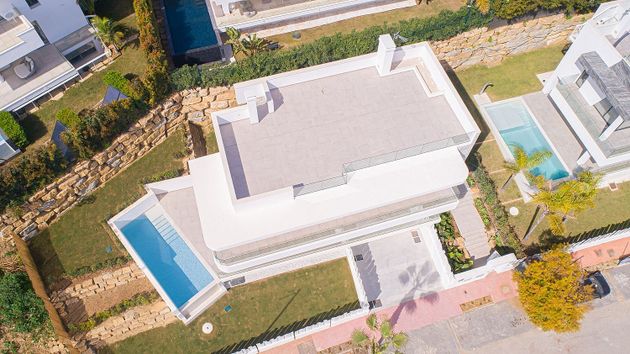 Foto 2 de Alquiler de chalet en Paraíso - Atalaya- Benamara de 4 habitaciones con terraza y piscina