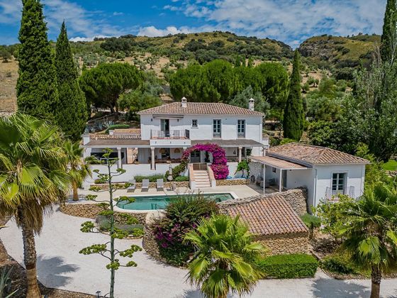 Foto 1 de Casa rural en venda a Ronda de 6 habitacions amb terrassa i piscina
