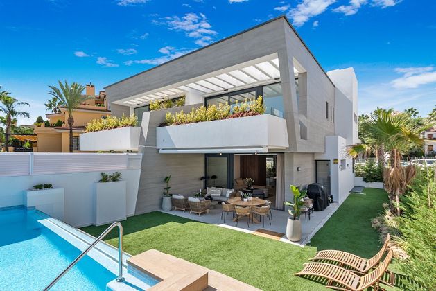 Foto 1 de Casa en venda a Puerto Banús de 5 habitacions amb terrassa i piscina