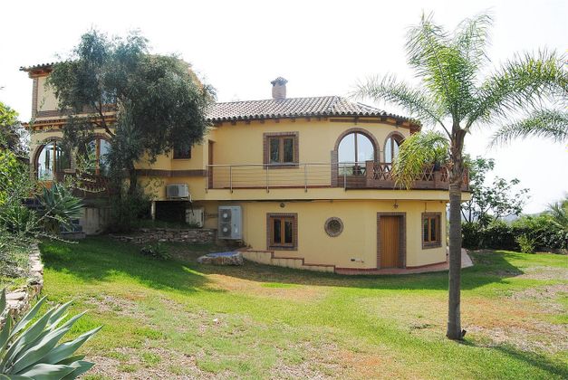 Foto 1 de Casa en venta en vía de 5 habitaciones con terraza y piscina