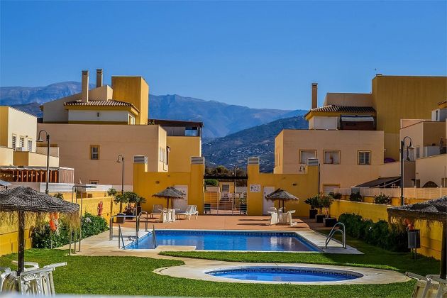 Foto 1 de Piso en venta en calle Sierra de Grazalema de 3 habitaciones con terraza y piscina