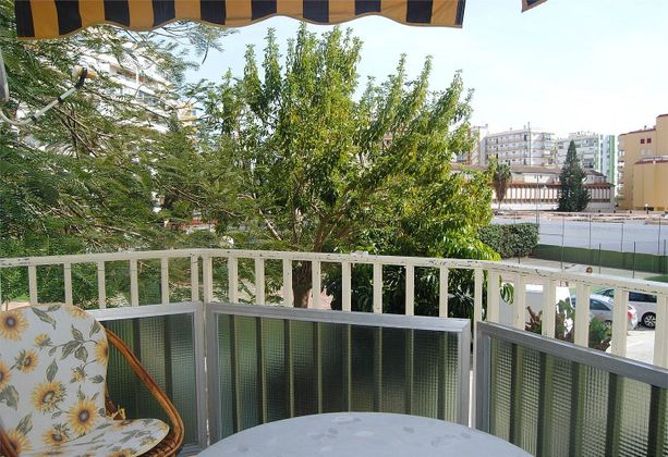 Foto 1 de Venta de piso en calle Gamba de 3 habitaciones con piscina y balcón