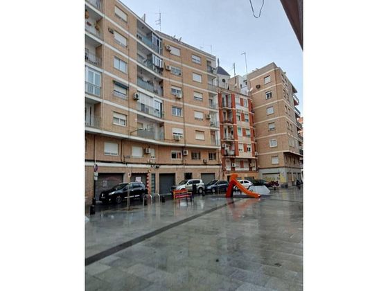 Foto 1 de Venta de piso en Centro - Murcia de 4 habitaciones con balcón y ascensor