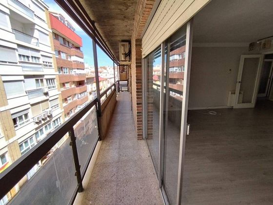 Foto 1 de Venta de piso en calle Alejandro Seiquer de 5 habitaciones con terraza y balcón