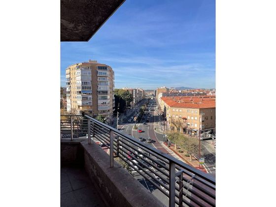 Foto 2 de Venta de piso en avenida De la Libertad de 4 habitaciones con terraza y jardín