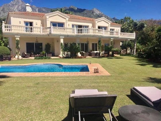Foto 2 de Xalet en venda a Sierra Blanca de 6 habitacions amb terrassa i piscina