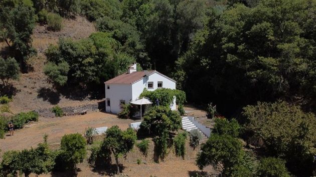 Foto 1 de Casa rural en venta en Genalguacil de 3 habitaciones con terraza y jardín