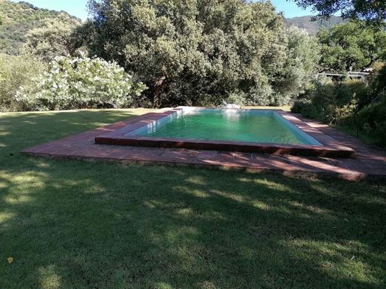 Foto 1 de Casa rural en venda a calle Júzcar de 5 habitacions amb terrassa i piscina