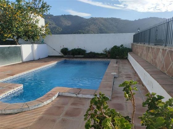 Foto 1 de Casa en venda a Jubrique de 4 habitacions amb terrassa i piscina