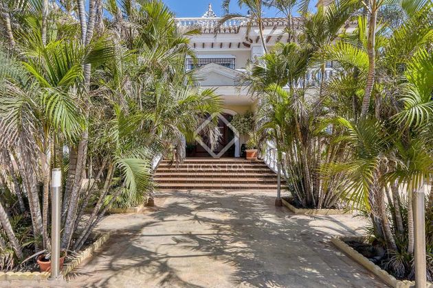 Foto 1 de Xalet en venda a Viña Málaga de 9 habitacions amb terrassa i piscina