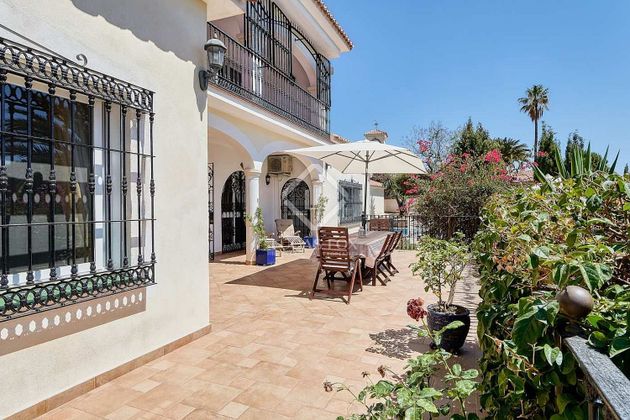 Foto 1 de Xalet en venda a Benajarafe – Almayate de 6 habitacions amb terrassa i piscina