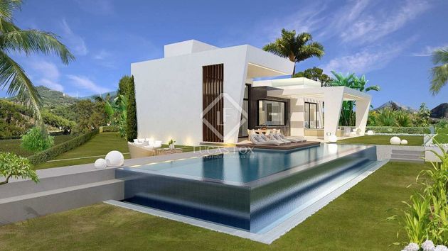 Foto 1 de Casa en venta en El Mayorazgo - El Limonar de 4 habitaciones con terraza y piscina