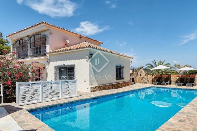 Foto 2 de Casa en venda a Benajarafe – Almayate de 4 habitacions amb terrassa i piscina