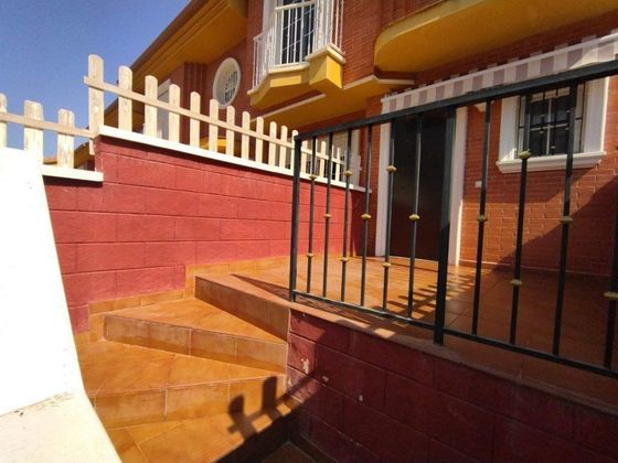 Foto 2 de Casa adosada en venta en Torreagüera de 3 habitaciones con terraza y garaje