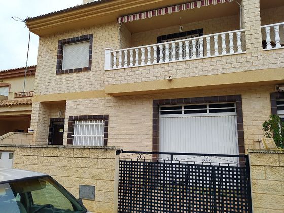 Foto 1 de Casa en venda a Los Peñascos-El Salero-Los Imbernones de 4 habitacions amb terrassa i balcó