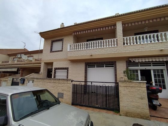 Foto 2 de Casa en venda a Los Peñascos-El Salero-Los Imbernones de 4 habitacions amb terrassa i balcó