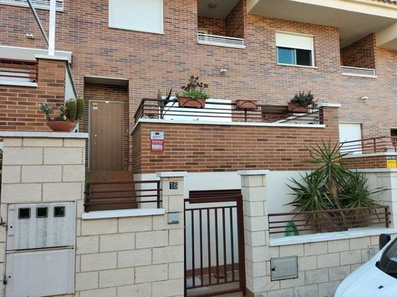 Foto 2 de Casa en venda a calle Los Angeles de 4 habitacions amb terrassa i garatge