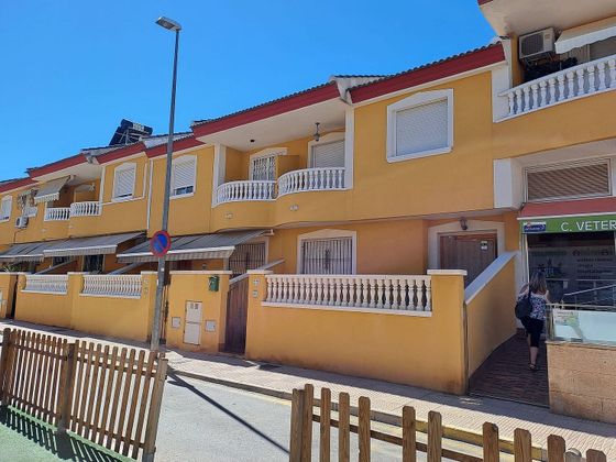 Foto 2 de Casa en venta en calle Santa Micaela de 4 habitaciones con terraza y garaje