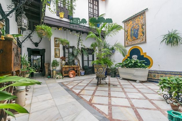 Foto 2 de Xalet en venda a plaza Nueva Sevilla de 6 habitacions amb terrassa i jardí