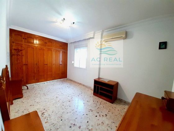 Foto 2 de Pis en venda a avenida Ramón y Cajal de 3 habitacions amb aire acondicionat