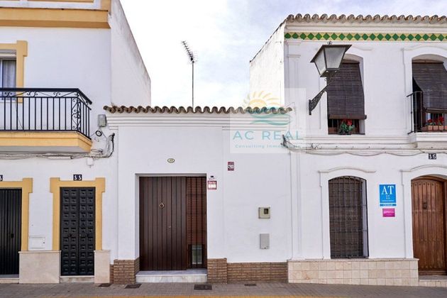 Foto 1 de Casa en venta en calle Castillo de 4 habitaciones con garaje y aire acondicionado