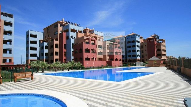 Foto 1 de Piso en venta en avenida De Los Cisnes de 3 habitaciones con terraza y piscina