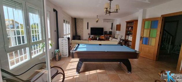 Foto 2 de Xalet en venda a Linares de 5 habitacions amb piscina i garatge