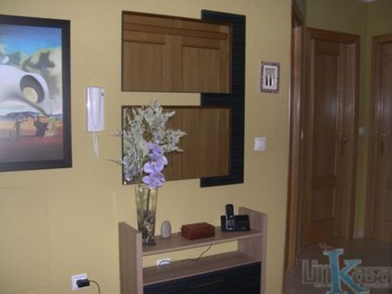 Foto 1 de Piso en venta en Linares de 2 habitaciones con garaje y aire acondicionado