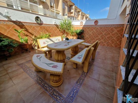 Foto 1 de Casa en venda a Linares de 3 habitacions amb balcó i aire acondicionat