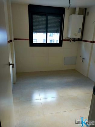Foto 2 de Piso en venta en Linares de 3 habitaciones con garaje y aire acondicionado