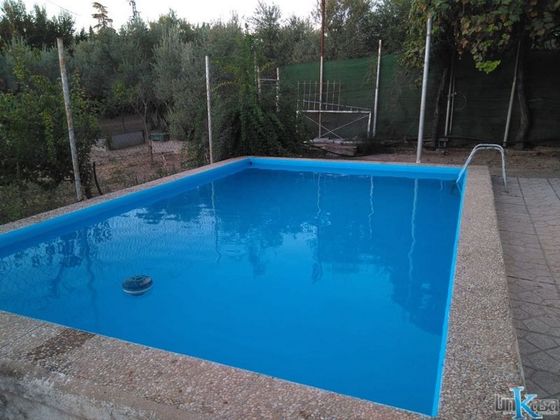 Foto 2 de Venta de chalet en Baeza de 6 habitaciones con terraza y piscina