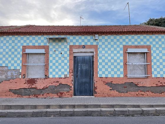 Foto 1 de Venta de casa en calle Canalejas de 4 habitaciones con garaje