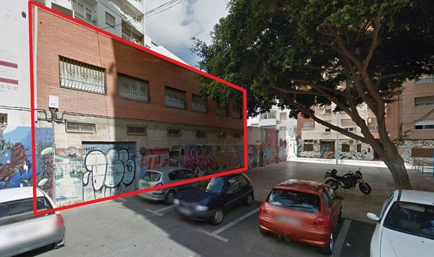 Foto 1 de Edifici en venda a calle La Paz de 445 m²